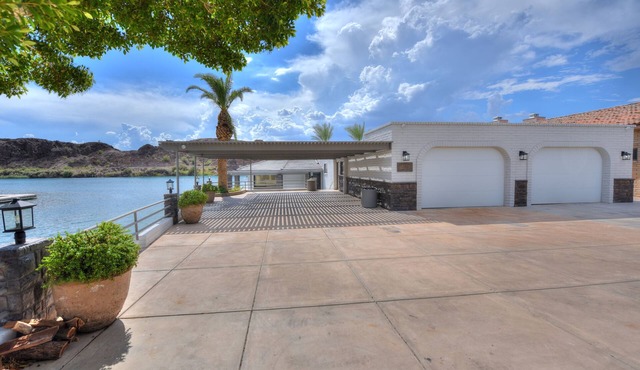 Luxury River Front House - Moovalya Keys