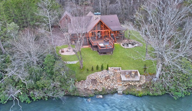 Luxury Riverfront Cabin - Pet Friendly