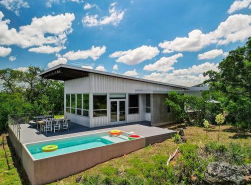 Luxury Riverfront Retreat - 6 Cabins - Private Pool