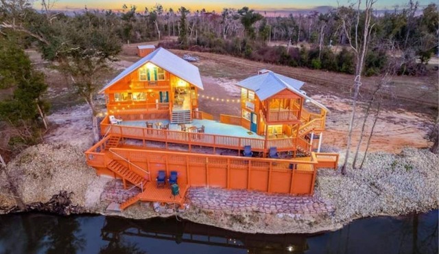 Luxury Riverside Retreat