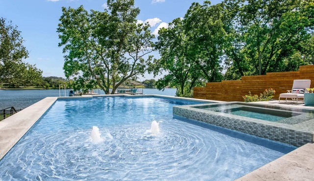 Luxury Riverside Villa w/Dock and Waterslide
