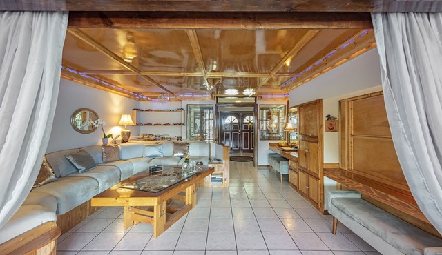 Luxury Roaring 20's Art Deco Mini Resort