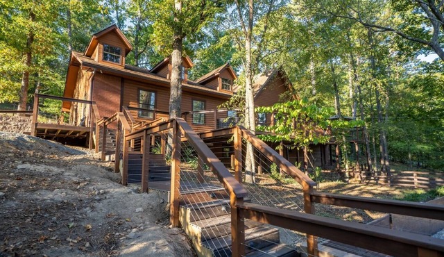 Luxury Rock Creek Cabin: 4BR/3BA Retreat Near Lake Hamilton & Hot Springs