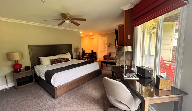 Luxury Room at Minerals Hotel and Spa @ Crystal Spring