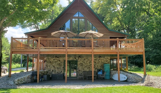 Luxury Rustic Estate on Lake Freeman