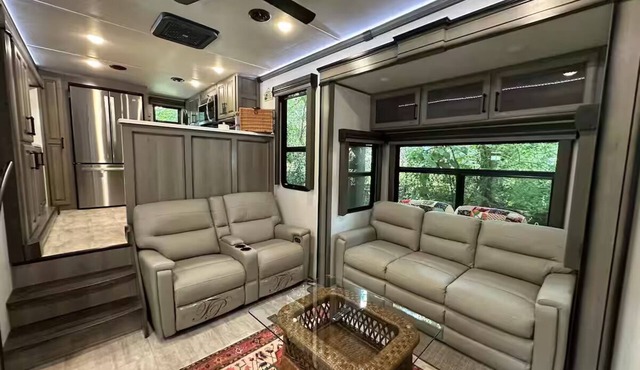 Luxury RV glamping with fire pit; charming & cozy; secluded yet close to town