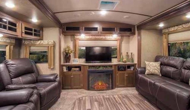 Luxury RV On Lake Simcoe in Keswick south