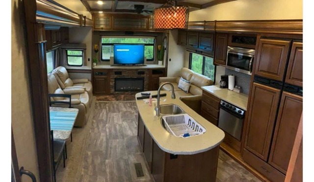 Luxury RV Resort - Pool - Lodge - Recreation - Community