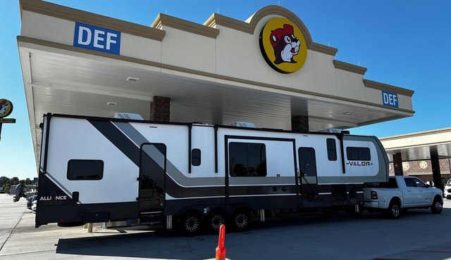 Luxury RV Studio – Military Owned & Maintained