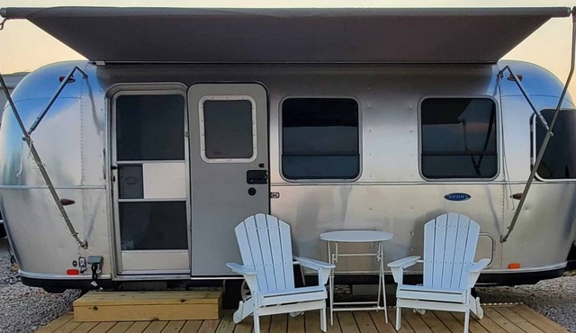 Luxury Rv with Patio Deck- Perfect Weekend Getaway