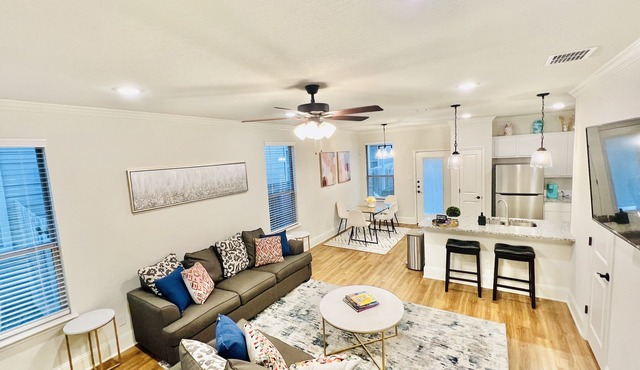 Luxury San Antonio Townhome By Sea World/SixFlag/Lackland AFB