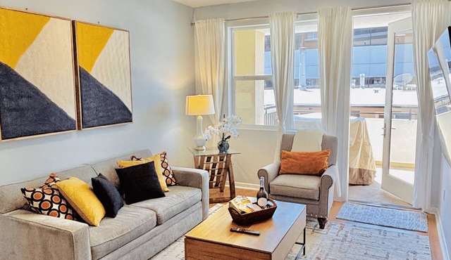 Luxury San Diego Condo - Balcony, Desk, Pool, Gym & EV Charger