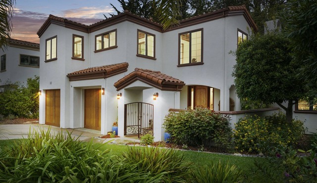 Luxury Santa Cruz Villa: Beachside Paradise with New Hot Tub & Fast Wi-Fi