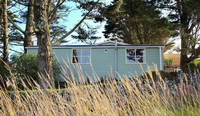 Luxury Scandi Cabin On A Hill, With Stunning Views Across Cornwall >NEAR ST IVES