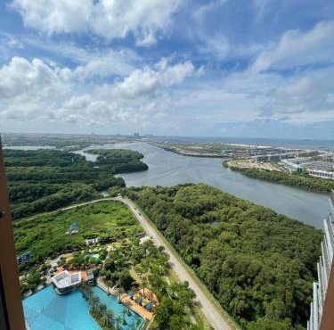 Luxury Sea View 1BR Oakwood Gold Coast PIK