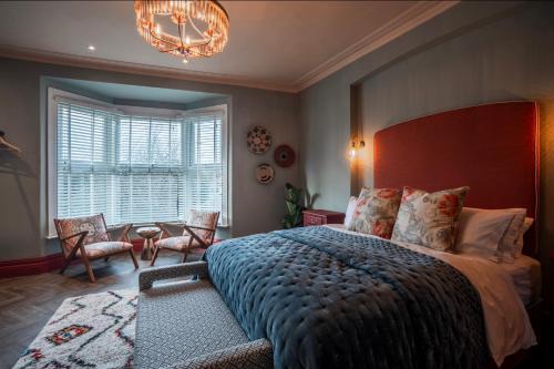 Luxury Seaside 5 Bed - 10 Mins Walk to Beaches