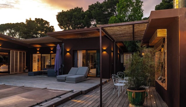 Luxury seaside villa