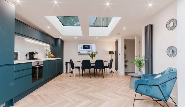 Luxury Seaside Home Parking Sleeps 8 by Adliv