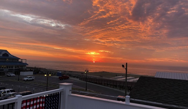 Luxury seaside home, ocean block, centrally located