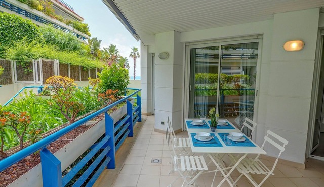 Luxury Seaview Apartment by Hello Homes Sitges
