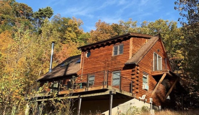 Luxury secluded Catskill log cabin on creek-ski hike great restaurants mins away