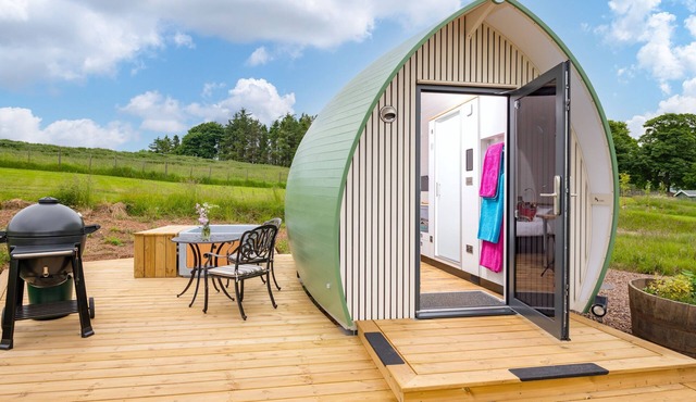 Luxury Secluded Tiny Home Glamping Pod with Private Hot Tub & Stunning Views ✨