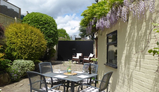 Luxury Self Catering Cottage in Historic Village Setting in the Forest of Dean