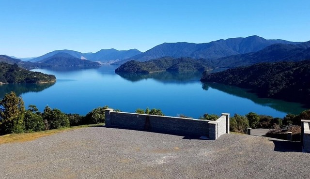 Luxury Self Contained Unit,Wide Views