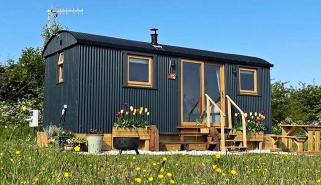 Luxury Shepherd Hut in the Peak District