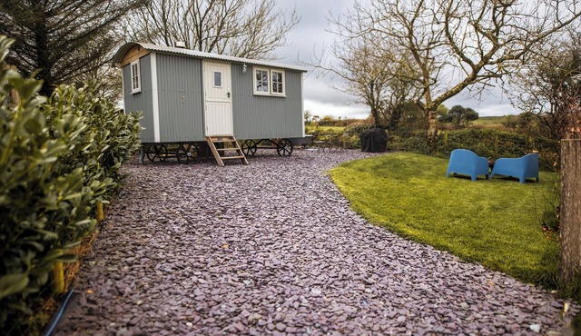 Luxury Shepherds Hut with Bath