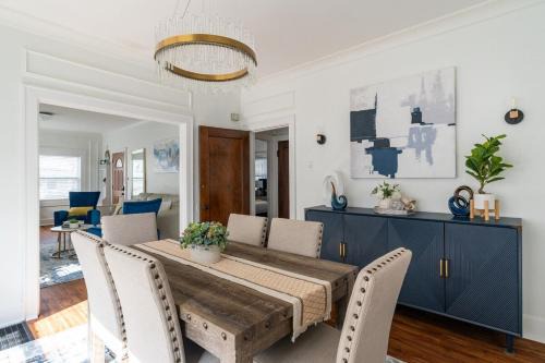 Luxury Short and Midterm Hyde Park Getaway