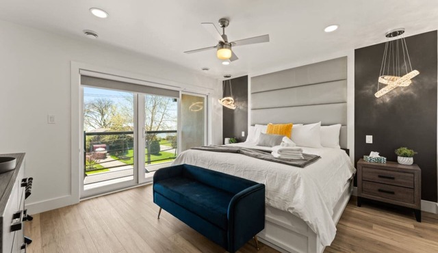 Luxury Side by Side Lakeview Condos