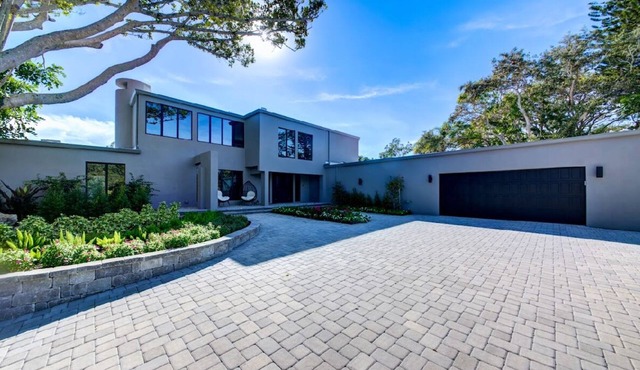 Luxury Siesta Key Wellness Retreat. 5-10 min walk to Siesta Beach and Village