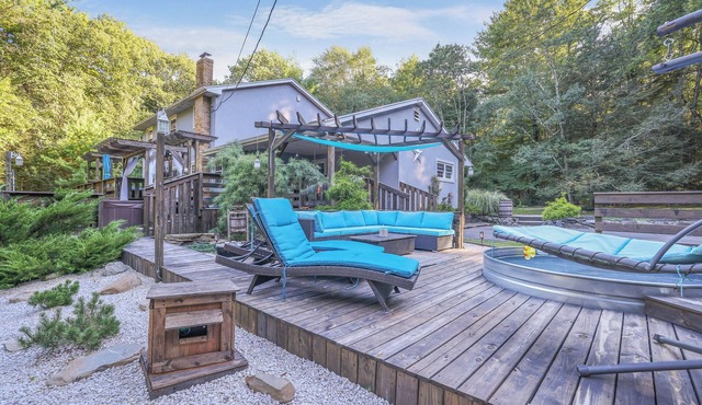 LUXURY Simply Serene: ESCAPE ROOM/Wild West City/Sauna/Spa/Golf/Pool/on 4 ACRES