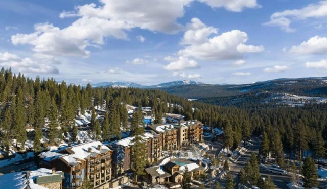 Luxury Ski-In and Ski-Out 2-Bedroom+Den Villa at Hyatt Northstar Lodge