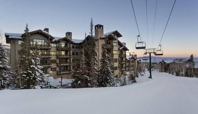 Luxury Ski-in/Ski-out Arrowleaf at Empire Pass Sleep 6
