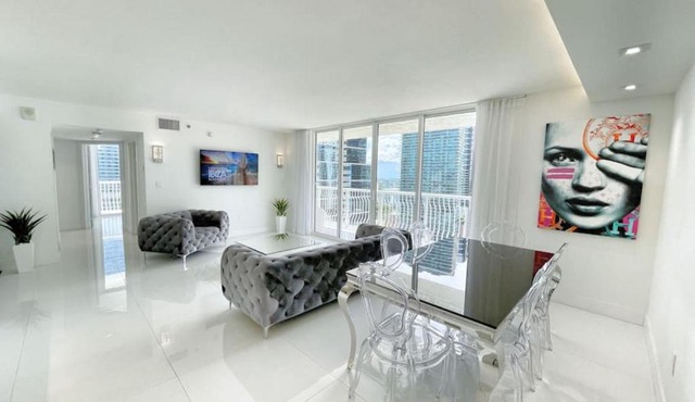 Luxury Sky Villa with City and Ocean Views
