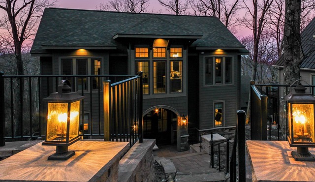 Luxury Slope Side Home in Wintergreen Resort! Sauna, Smart Tv's, Central!