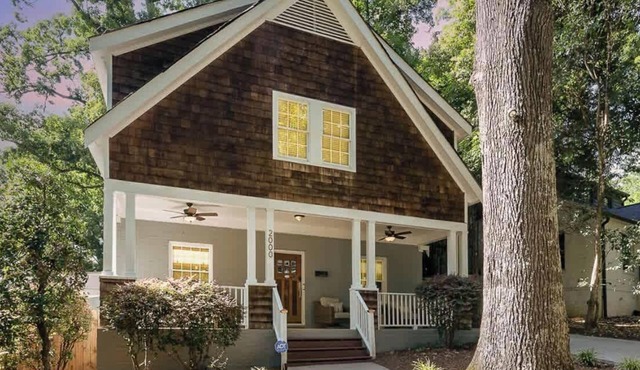 Luxury South End Retreat - Hot Tub - 4 Bedrooms