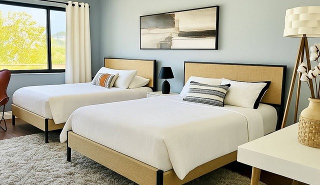 Luxury spacious 1 bedroom 10 minutes to beach 5 min to Irvine spectrum