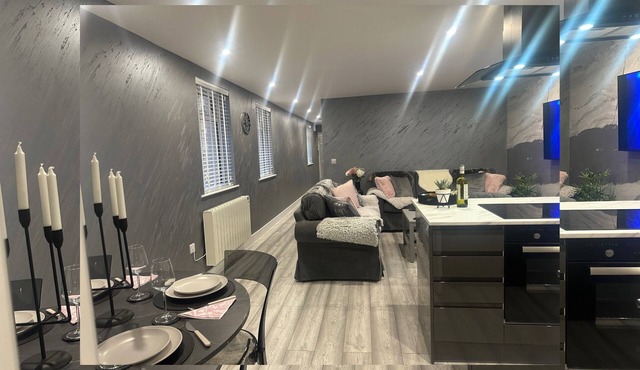 Luxury spacious 2 double bedroom apartment