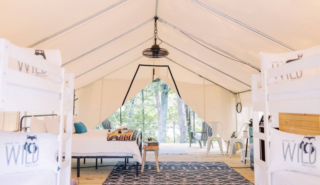 Luxury Spacious Glamping, Lake View, Grill, Pool, Pet Friendly, Swim