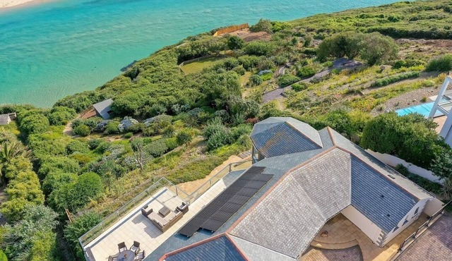 Luxury spacious sea front house with indoor swimming pool