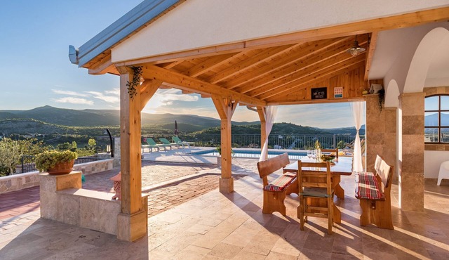 Luxury spacious villa with pool & magnificent view