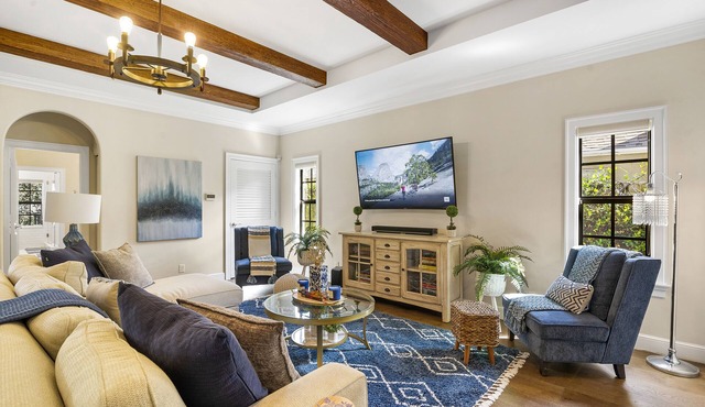 Luxury Spanish Colonial 3BR Home -Mins to Downtown and Marina