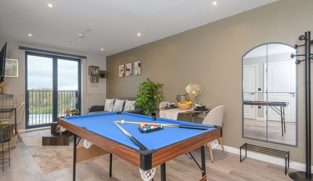 Luxury Springwell Gardens City Apartment