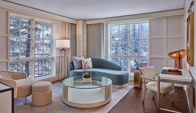 Luxury St. Regis Resort Junior Suite in heart of downtown Aspen w/all amenities
