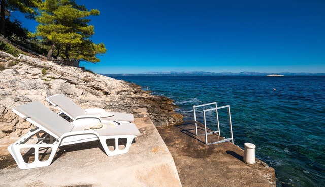 Luxury Stairway to Heaven with Pool