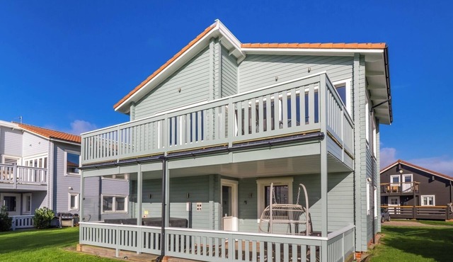 Luxury Stargaze Lodge, Fritton + Hot Tub