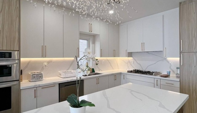 Luxury Stay 4BR Designer Interiors & Comfort